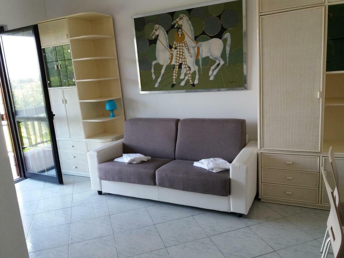 Roma alla Villa di Pompeo Ladispoli Esterno foto