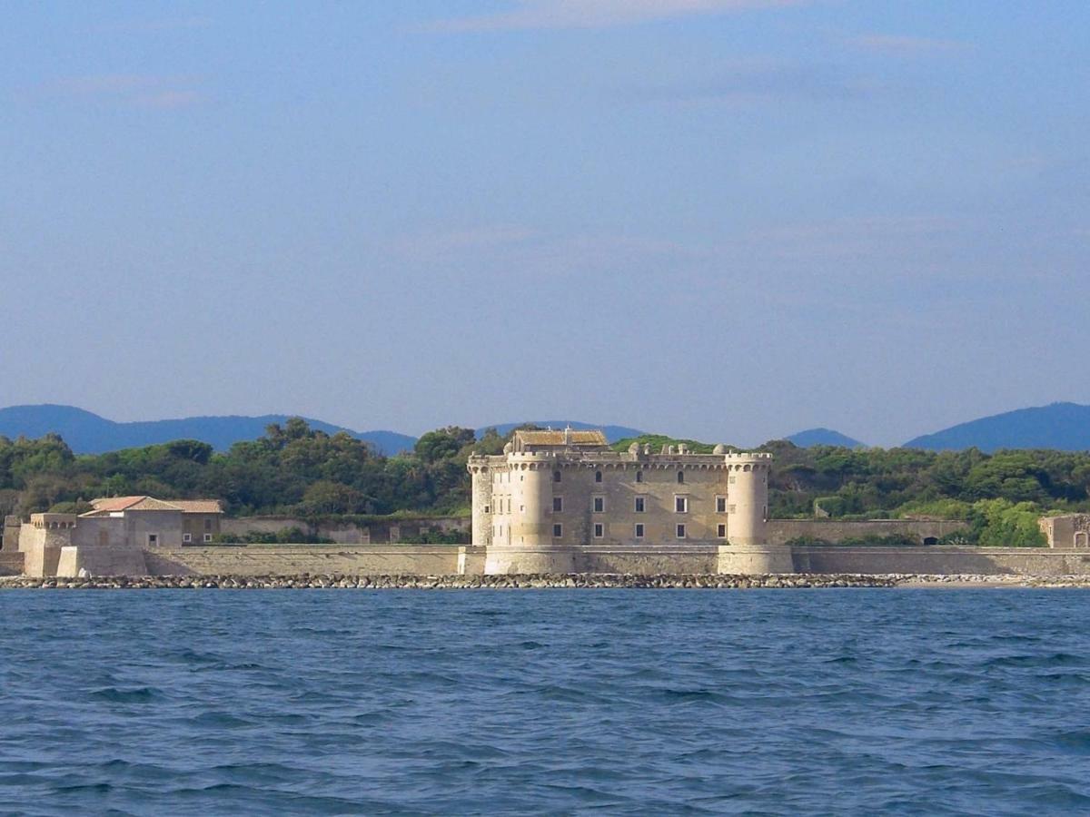 Roma alla Villa di Pompeo Ladispoli Esterno foto